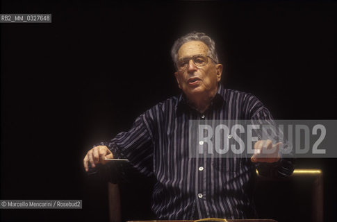 Rome, Pius XII Auditorium (concert hall of the Santa Cecilia Academy Orchestra), 1999. German conductor Kurt Sanderling performing a rehearsal / Roma, Auditorium Pio XII (sede dei concerti dellorchestra dellAccademia nazionale di Santa Cecilia), 1999. Il direttore dorchestra Kurt Sanderling durante una prova - ©Marcello Mencarini/Rosebud2