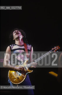 Rock guitarist Carlos Santana performing (about 1985) / Il chitarrista Carlos Santana in concerto (1985 circa) - ©Marcello Mencarini/Rosebud2