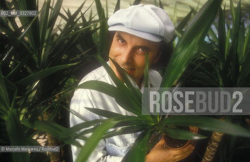 Italian TV presenter and botanist Luca Sardella, about 1988 / Il presentatore TV ed esperto di piante Luca Sardella, 1988 circa - ©Marcello Mencarini/Rosebud2