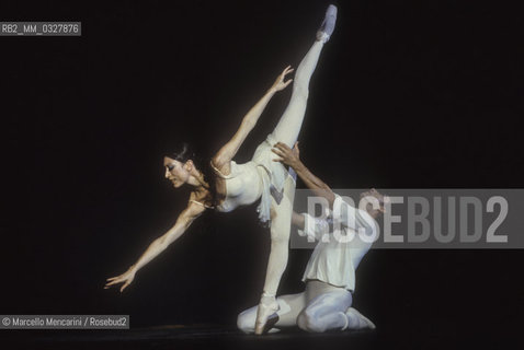 ballet dancers Daniel Lommel and Luciana Savignano performing (about 1980) / I ballerini Daniel Lommel e Luciana Savignano durante un balletto (1980 circa) - ©Marcello Mencarini/Rosebud2