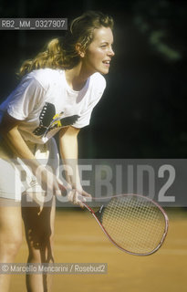 Venice Lido, Venice Film Festival, about 1985. Italian-Australian actress Greta Scacchi playing tennis / Lido di Venezia, Mostra del Cinema di Venezia, 1985 circa. Lattrice Greta Scacchi mentre gioca a tennis - ©Marcello Mencarini/Rosebud2