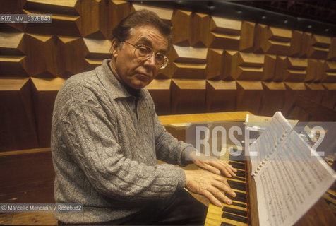 Rome, Pius XII Auditorium, 1999. German conductor and tenor Peter Schreier / Roma, Auditorium Pio XII, 1999. Il direttore dorchestra Peter Schreier - ©Marcello Mencarini/Rosebud2