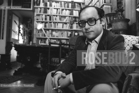 Milan, 1980. Italian composer Salvatore Sciarrino in his home / Milano, 1980. Il compositore Salvatore Sciarrino nella sua casa - ©Marcello Mencarini/Rosebud2