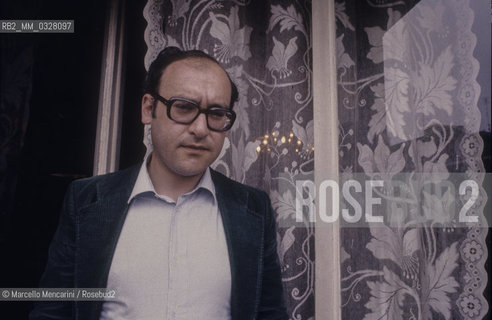 Milan, 1980. Italian composer Salvatore Sciarrino in his home / Milano, 1980. Il compositore Salvatore Sciarrino nella sua casa - ©Marcello Mencarini/Rosebud2