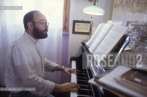 Città di Castello (Perugia), 1989. Italian composer Salvatore Sciarrino in his home / Città di Castello (Perugia), 1989. Il compositore Salvatore Sciarrino nella sua casa - ©Marcello Mencarini/Rosebud2