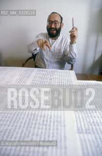 Città di Castello (Perugia), 1989. Italian composer Salvatore Sciarrino in his home / Città di Castello (Perugia), 1989. Il compositore Salvatore Sciarrino nella sua casa - ©Marcello Mencarini/Rosebud2