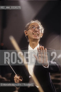 Italian conductor Claudio Scimone performing (1992) / Il direttore dorchestra Claudio Scimone durante un concerto (1992)- ©Marcello Mencarini/Rosebud2