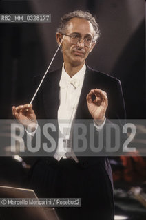 Italian conductor Claudio Scimone performing (1992) / Il direttore dorchestra Claudio Scimone durante un concerto (1992)- ©Marcello Mencarini/Rosebud2