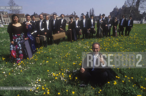 Padova, 1992. Italian conductor Claudio Scimone and the Solisti Veneti orchestra, founded by himself / Padova, 1992. Il direttore Claudio Scimone e lorchestra dei Solisti Veneti da lui fondata - ©Marcello Mencarini/Rosebud2