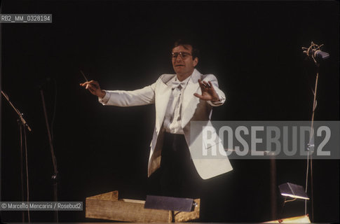 Russian conductor and pianist Maxim Shostakovich, second child of Dmitri Shostakovich, conducting (about 1985) / Il direttore dorchestra e pianista Maxim Shostakovich, secondo figlio di Doimitri Shostakovich, mentre dirige (1985 circa) - ©Marcello Mencarini/Rosebud2