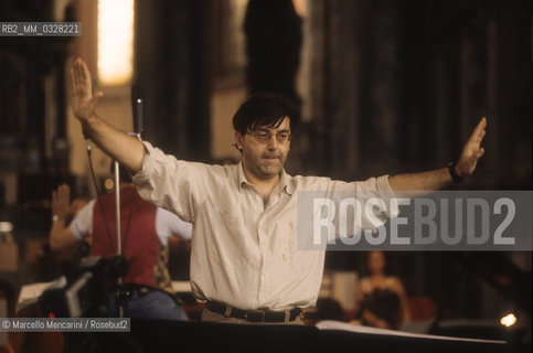 Venice, 1995. Italian composer Flavio Emilio Scogna conducting a rehearsal  / Venezia, 1995. Il compositore Flavio Emilio Scogna mentre dirige una prova - ©Marcello Mencarini/Rosebud2