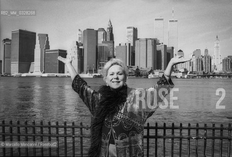 Italian soprano Renata Scotto in New York City (1989) / Il soprano Renata Scotto a New York (1989) - ©Marcello Mencarini/Rosebud2