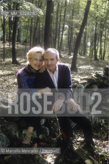 Westchester County, State of New York, 1989. Italian soprano Renata Scotto and her husband Lorenzo Anselmi in the garden of their house / Westchester County, Stato di New York, 1989. Il soprano Renata Scotto e suo marito Lorenzo Anselmi nel giardino della loro casa - ©Marcello Mencarini/Rosebud2