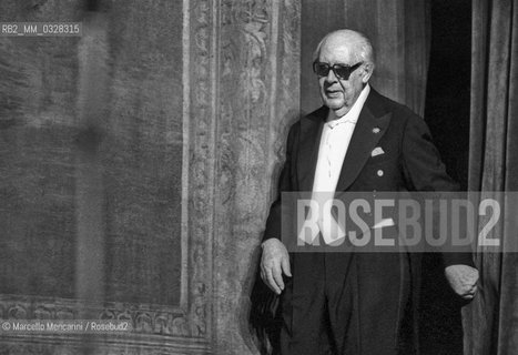 Venice, La Fenice Theater, 1980. Classical guitarist Andrés Segovia performing at his concert for receiving the A Life for Music award / Venezia, Teatro La Fenice, 1980. Il chitarrista classico Andrés Segovia durante il suo concerto in occasione del premio Una vita per la musica a lui attribuito - ©Marcello Mencarini/Rosebud2