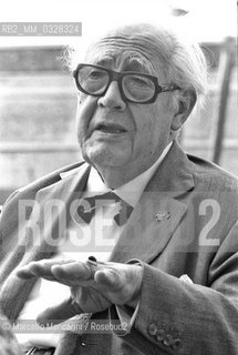 Venice, 1980. Classical guitarist Andrés Segovia, in Venice to receive the A Life for Music award / Venezia, 1980. Il chitarrista classico Andrés Segovia, a Venezia per ricevere il premio Una vita per la musica - ©Marcello Mencarini/Rosebud2