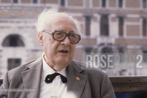 Venice, 1980. Classical guitarist Andrés Segovia, in Venice to receive the A Life for Music award / Venezia, 1980. Il chitarrista classico Andrés Segovia, a Venezia per ricevere il premio Una vita per la musica - ©Marcello Mencarini/Rosebud2