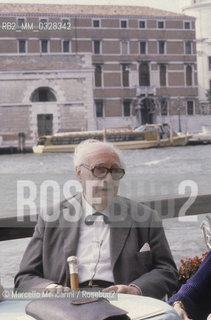 Venice, 1980. Classical guitarist Andrés Segovia, in Venice to receive the A Life for Music award / Venezia, 1980. Il chitarrista classico Andrés Segovia, a Venezia per ricevere il premio Una vita per la musica - ©Marcello Mencarini/Rosebud2