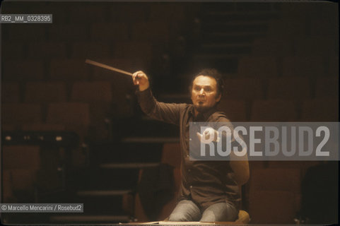 Polish conductor Jerzy Semkov (1981) / Il direttore dorchestra Jerzy Semkov (1981) - ©Marcello Mencarini/Rosebud2