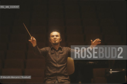 Polish conductor Jerzy Semkov (1981) / Il direttore dorchestra Jerzy Semkov (1981) - ©Marcello Mencarini/Rosebud2