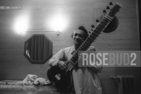 Rome, 1982. Indian musician, composer, and player of sitar Ravi Shankar / Roma, 1982. Il musicista e compositore indiano suonatore i sitar Ravi Shankar - ©Marcello Mencarini/Rosebud2