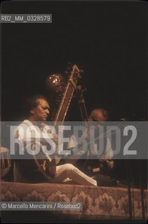 Rome, 1982. Indian musician, composer, and player of sitar Ravi Shankar performing / Roma, 1982. Il musicista e compositore indiano suonatore i sitar Ravi Shankar durante un concerto - ©Marcello Mencarini/Rosebud2