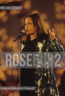 Vatican City, December 1998. British R&B singer Shola Ama during the rehearsal of the Vaticans Christmas Concert 1998/ Città del Vaticano, dicembre 1998. La cantante Shola Ama durante le prove del Concerto di Natale in Vaticano 1998 - ©Marcello Mencarini/Rosebud2