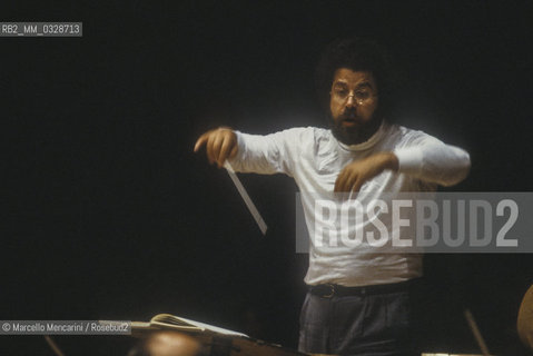 Italian conductor Giuseppe Sinopoli during a rehearsal (1983) / Il direttore dorchestra Giuseppe Sinopoli durante una prova (1983) - ©Marcello Mencarini/Rosebud2