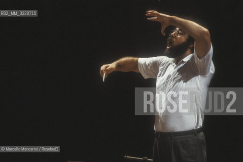 Italian conductor Giuseppe Sinopoli during a rehearsal (1983) / Il direttore dorchestra Giuseppe Sinopoli durante una prova (1983) - ©Marcello Mencarini/Rosebud2