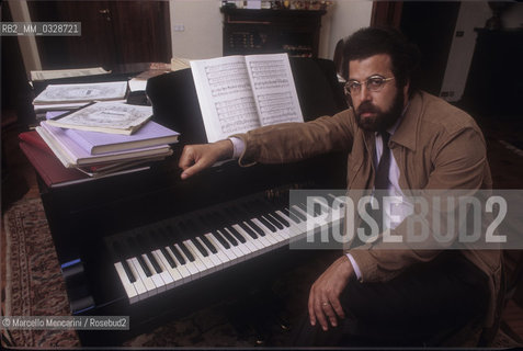 Rome, 1983. Italian conductor Giuseppe Sinopoli in his house / Roma, 1983. Il direttore dorchestra Giuseppe Sinopoli nella sua casa - ©Marcello Mencarini/Rosebud2