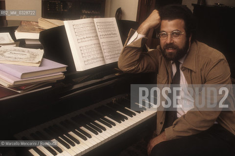 Rome, 1983. Italian conductor Giuseppe Sinopoli in his house / Roma, 1983. Il direttore dorchestra Giuseppe Sinopoli nella sua casa - ©Marcello Mencarini/Rosebud2