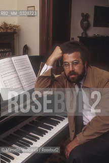 Rome, 1983. Italian conductor Giuseppe Sinopoli in his house / Roma, 1983. Il direttore dorchestra Giuseppe Sinopoli nella sua casa - ©Marcello Mencarini/Rosebud2