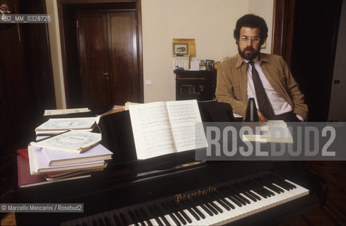 Rome, 1983. Italian conductor Giuseppe Sinopoli in his house / Roma, 1983. Il direttore dorchestra Giuseppe Sinopoli nella sua casa - ©Marcello Mencarini/Rosebud2