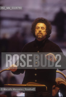 Rome, December 31, 1999. Italian conductor Giuseppe Sinopoli performing in front of the Quirinale Palace  / Roma, 31 dicembre 1999. Giuseppe Sinopoli dirige un concerto davanti al Quirinale - ©Marcello Mencarini/Rosebud2