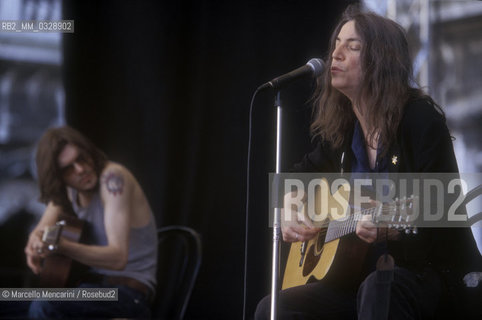 Venice 1999. Guitarist Oliver Ray and singer-songwriter Patti Smith in concert / Venezia 1999. Il chitarrista Oliver Ray e la cantautrice Patti Smith in concerto - ©Marcello Mencarini/Rosebud2