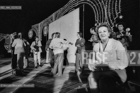 Rome, Piazza di Siena, 1980. Second Festival of the Poets. Italian poet Maria Luisa Spaziani (first from the right) / Roma, piazza di Siena, 1980. Secondo Festival dei poeti. La poetessa Maria Luisa Spaziani (prima da destra) - ©Marcello Mencarini/Rosebud2