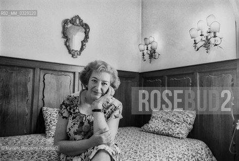 Rome, 1981. Italian poet Maria Luisa Spaziani in her home / Roma, 1981. La poetessa Maria Luisa Spaziani nella sua casa - ©Marcello Mencarini/Rosebud2