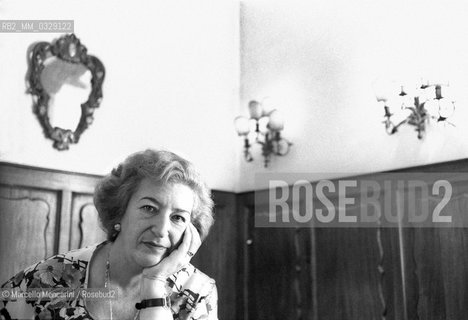 Rome, 1981. Italian poet Maria Luisa Spaziani in her home / Roma, 1981. La poetessa Maria Luisa Spaziani nella sua casa - ©Marcello Mencarini/Rosebud2