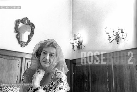 Rome, 1981. Italian poet Maria Luisa Spaziani in her home / Roma, 1981. La poetessa Maria Luisa Spaziani nella sua casa - ©Marcello Mencarini/Rosebud2