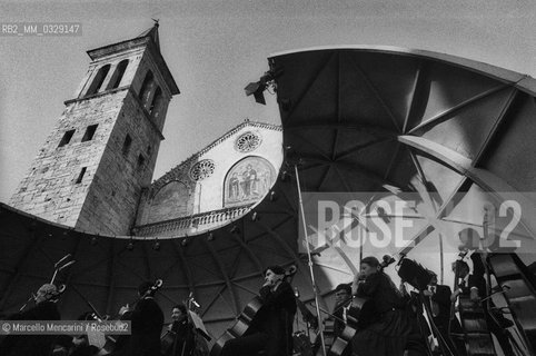 Spoleto, Festival of Two Worlds about 1983. Concert in Cathedral Square / Spoleto, Festival dei due mondi 1983 circa. Concerto in piazza Duomo - ©Marcello Mencarini/Rosebud2