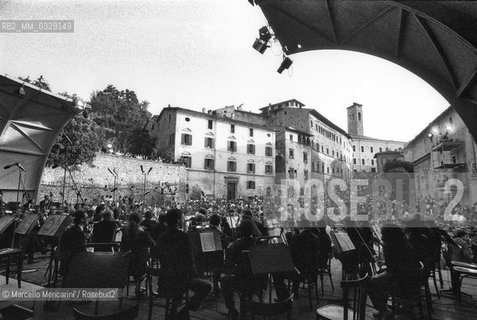 Spoleto, Festival of Two Worlds about 1983. Concert in Cathedral Square / Spoleto, Festival dei due mondi 1983 circa. Concerto in piazza Duomo - ©Marcello Mencarini/Rosebud2