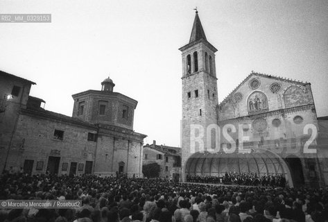 Spoleto, Festival of Two Worlds about 1983. Concert in Cathedral Square / Spoleto, Festival dei due mondi 1983 circa. Concerto in piazza Duomo - ©Marcello Mencarini/Rosebud2