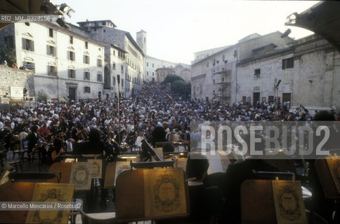 Spoleto, Festival of Two Worlds about 1993. Concert in Cathedral Square with music by Beethoven / Spoleto, Festival dei due mondi 1993 circa. Concerto in piazza Duomo con musiche di Beethoven - ©Marcello Mencarini/Rosebud2