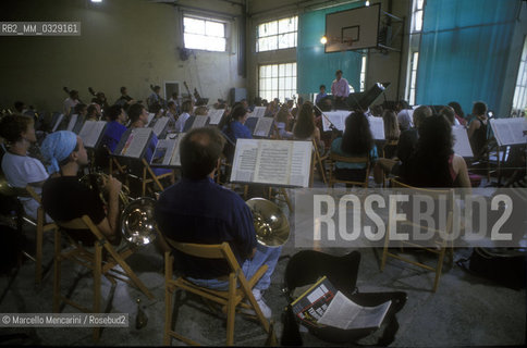 Spoleto, Festival of Two Worlds about 1990. An orchestra during a rehearsal / Spoleto, Festival dei due mondi 1990 circa. Orchestra durante una prova - ©Marcello Mencarini/Rosebud2