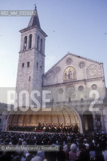 Spoleto, Festival of Two Worlds about 1983. Concert in Cathedral Square / Spoleto, Festival dei due mondi 1983 circa. Concerto in piazza Duomo - ©Marcello Mencarini/Rosebud2