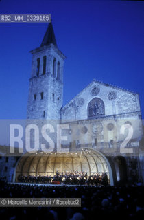 Spoleto, Festival of Two Worlds about 1983. Concert in Cathedral Square / Spoleto, Festival dei due mondi 1983 circa. Concerto in piazza Duomo - ©Marcello Mencarini/Rosebud2