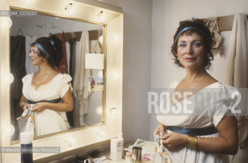 Rome, 1984. American soprano Olivia Stapp in her dressing room before performing as protagonist in Puccinis Tosca, directed by Gigi Proietti  / Roma, 1984. il soprano Olivia Stapp nel suo camerino prima di cantare come protagonista nellopera Tosca, diretta da Gigi Proietti - ©Marcello Mencarini/Rosebud2