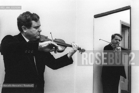 Italian violinist Angelo Stefanato (about 1980) / Il violinista Angelo Stefanato (1980 circa) - ©Marcello Mencarini/Rosebud2