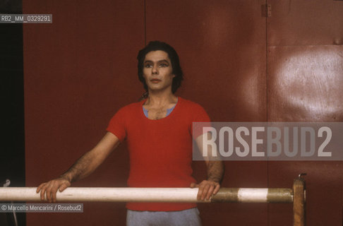 Romanian ballet dancer Marinel Stefanescu during a training (1982) / Il ballerino Marinel Stefanescu durante un allenamento (1982) - ©Marcello Mencarini/Rosebud2