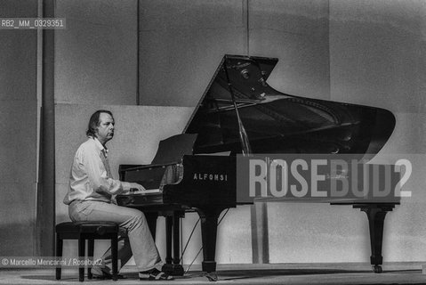 Rome, 1980. German composer Karlheinz Stockhausen during a workshop / Roma, 1980. Il compositore Karlheinz Stockhausen durante una lezione - ©Marcello Mencarini/Rosebud2