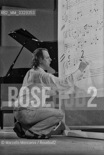 Rome, 1980. German composer Karlheinz Stockhausen during a workshop / Roma, 1980. Il compositore Karlheinz Stockhausen durante una lezione - ©Marcello Mencarini/Rosebud2